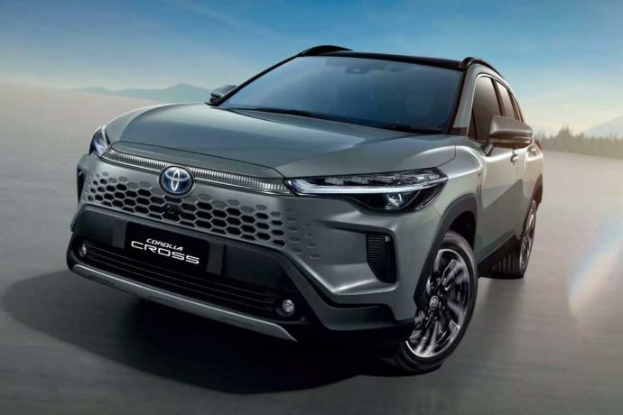 تویوتا کرولا کراس هیبرید 2025